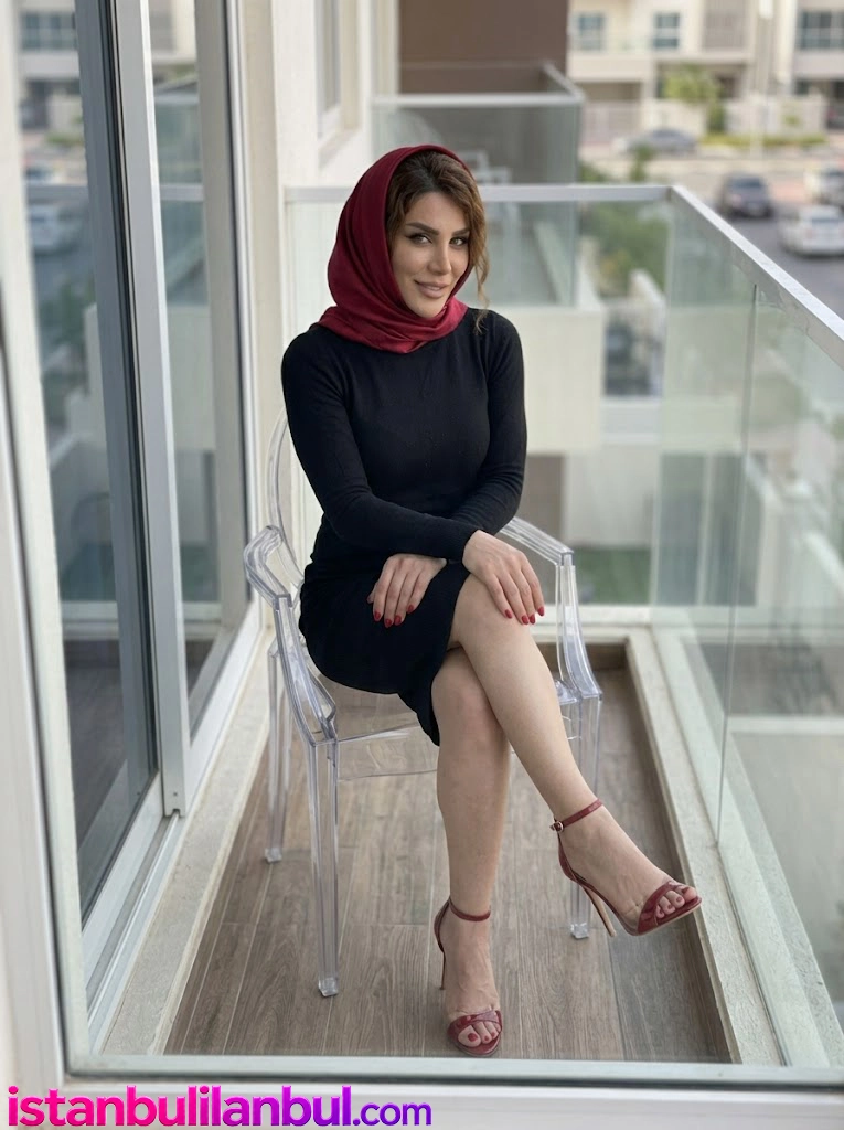 Travestilerde Türban Detayı.